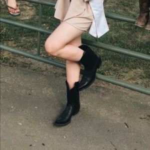 Ariat Black Cowboy Boots Women’s 10in